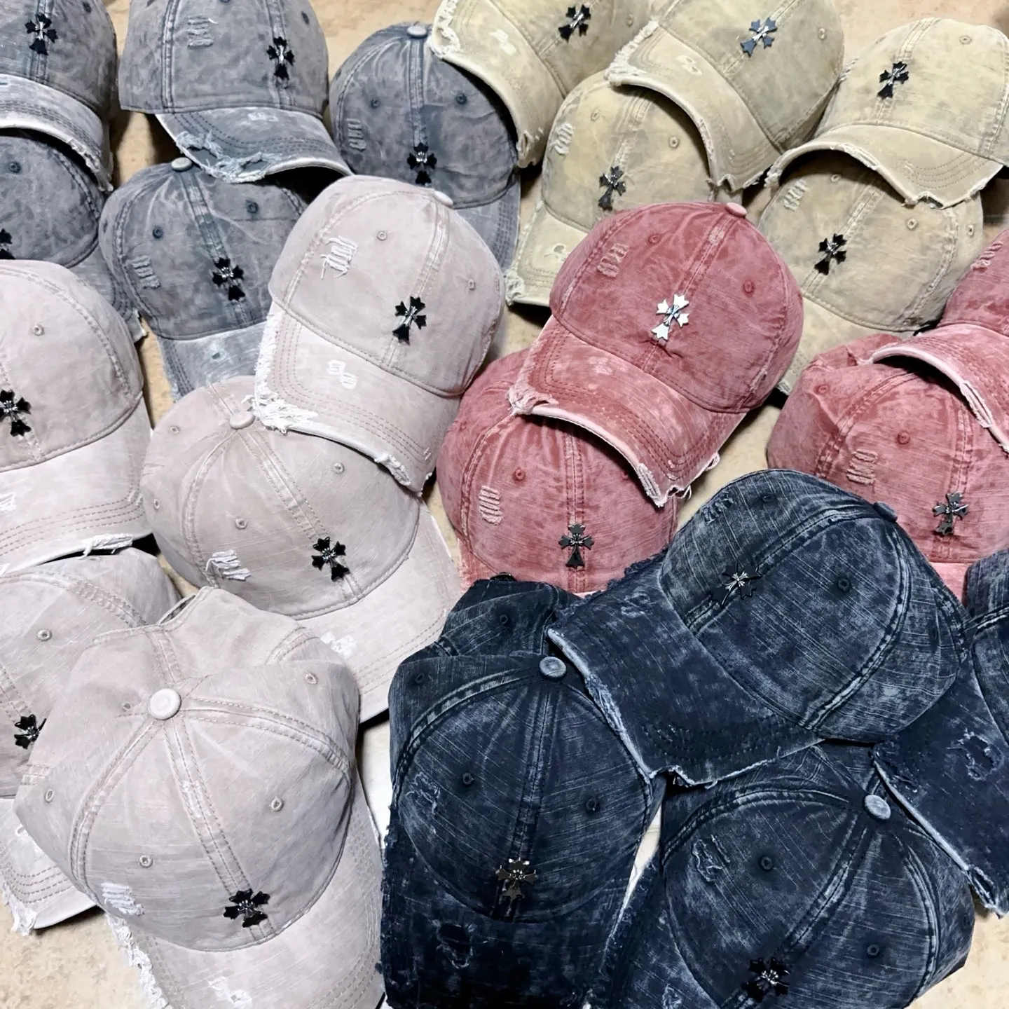 Popular style Crow heart hole baseball cap